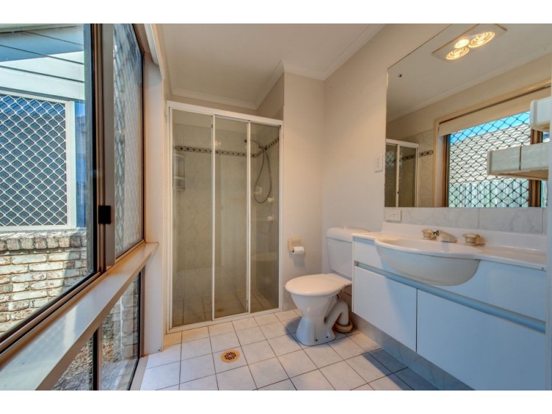 2 Victoria Close, Forest Lake QLD 4078