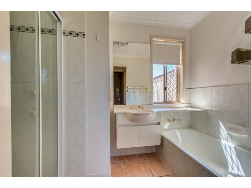 2 Victoria Close, Forest Lake QLD 4078