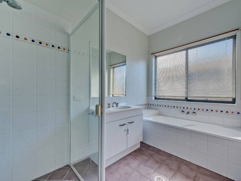 32 Eden Crescent, Springfield Lakes QLD 4300