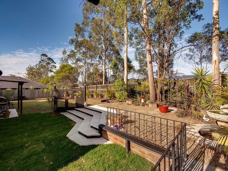6 Katelyn Court, Cashmere QLD 4500