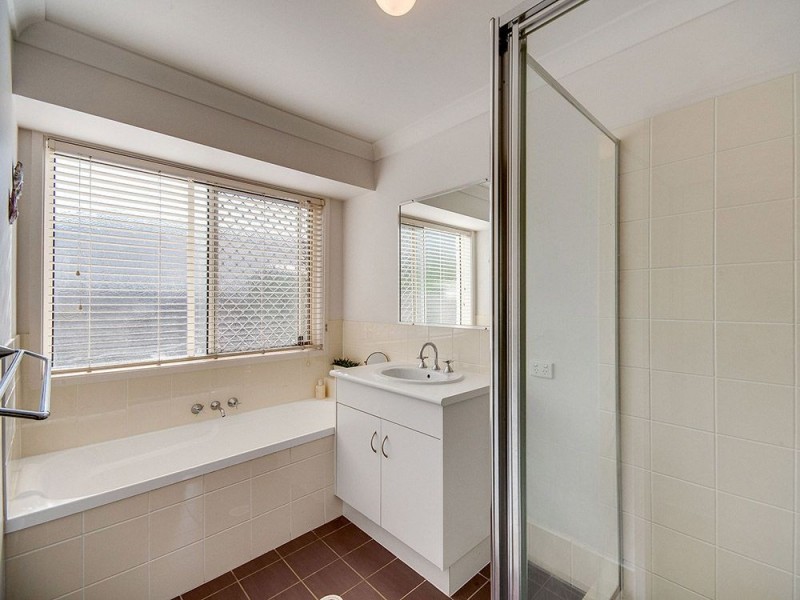 6 Katelyn Court, Cashmere QLD 4500