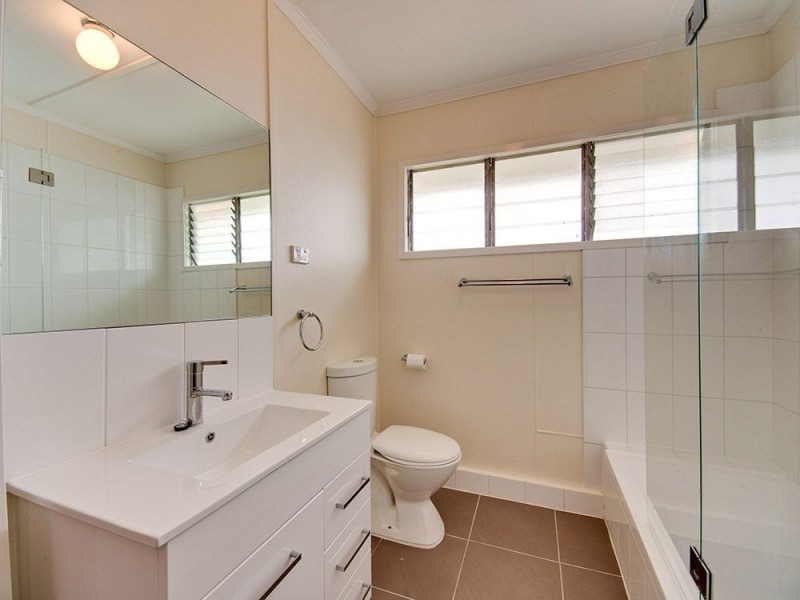 7 Dorkay Street, Stafford Heights QLD 4053