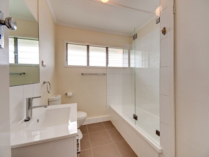 7 Dorkay Street, Stafford Heights QLD 4053