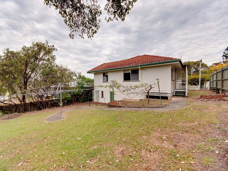 7 Dorkay Street, Stafford Heights QLD 4053