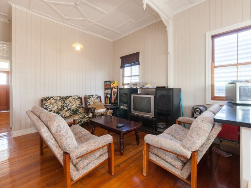 12 Ekibin Road, Annerley QLD 4103