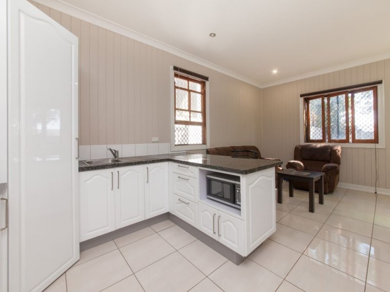 12 Ekibin Road, Annerley QLD 4103