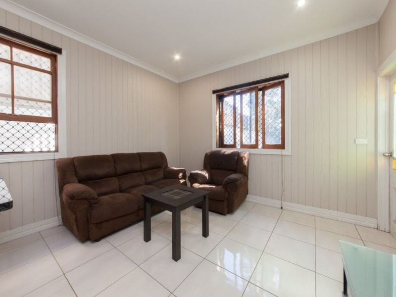 12 Ekibin Road, Annerley QLD 4103