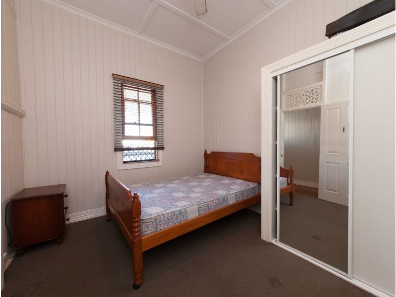 12 Ekibin Road, Annerley QLD 4103