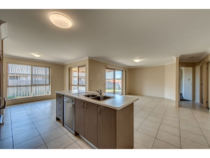 16 Serenity Court, Crestmead QLD 4132