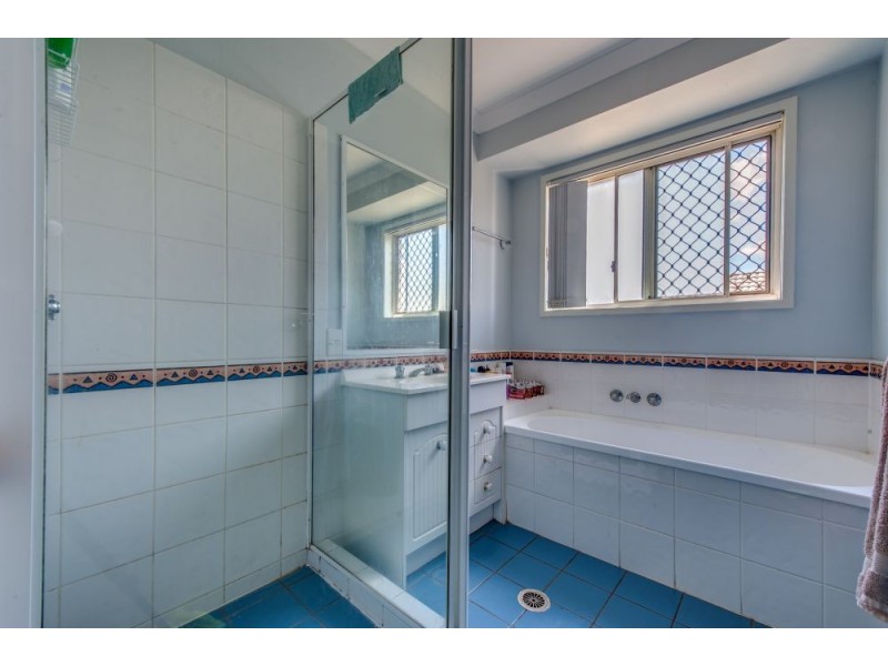 4 Henry Samuel Drive, Redbank Plains QLD 4301