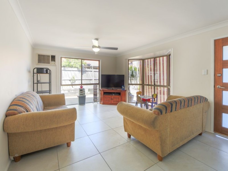 2/27 Nina Parade, Arundel QLD 4214