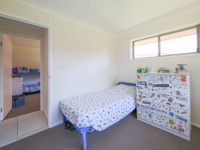 2/27 Nina Parade, Arundel QLD 4214