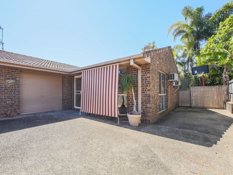 2/27 Nina Parade, Arundel QLD 4214