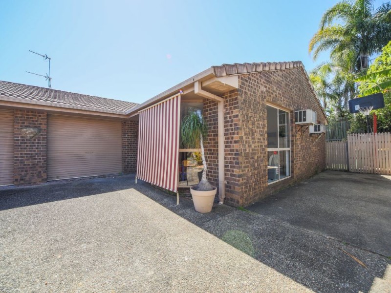 2/27 Nina Parade, Arundel QLD 4214