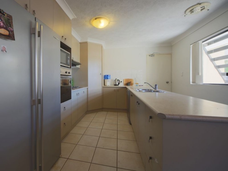 1/2 Johnston Street, Southport QLD 4215