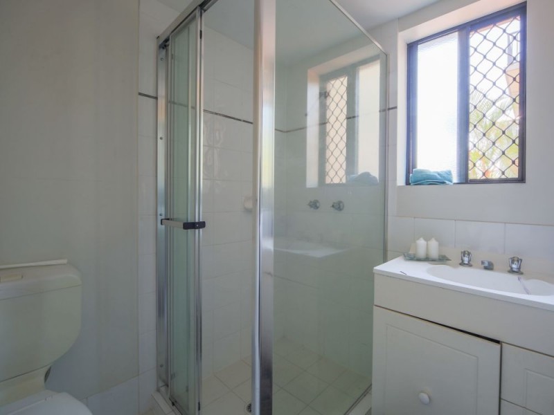 1/2 Johnston Street, Southport QLD 4215