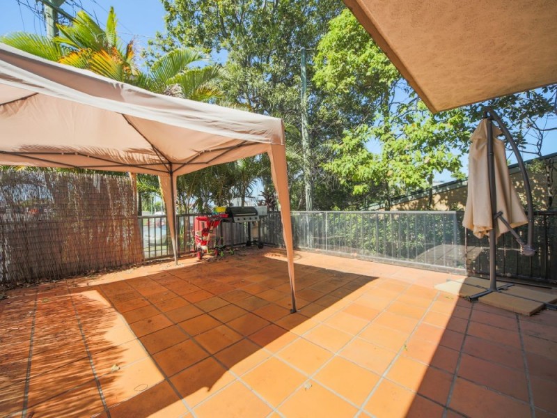 1/2 Johnston Street, Southport QLD 4215