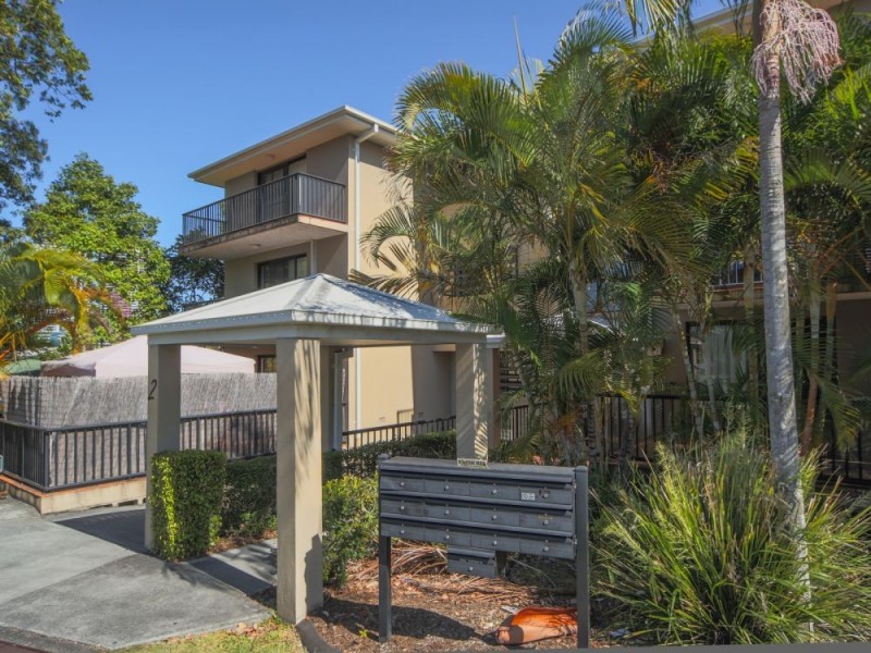 1/2 Johnston Street, Southport QLD 4215