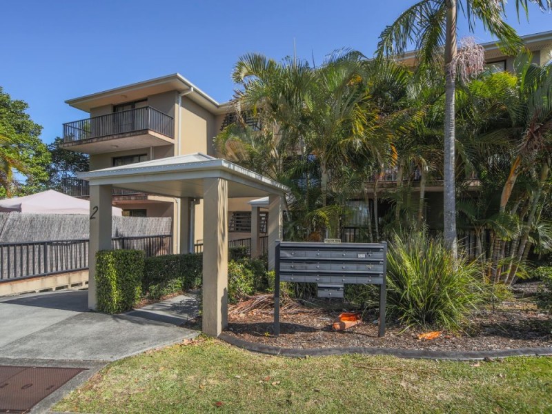1/2 Johnston Street, Southport QLD 4215