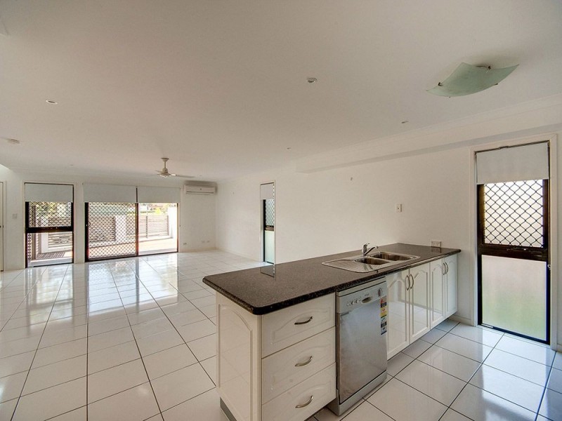 8/1 Slater Avenue, Lawnton QLD 4501