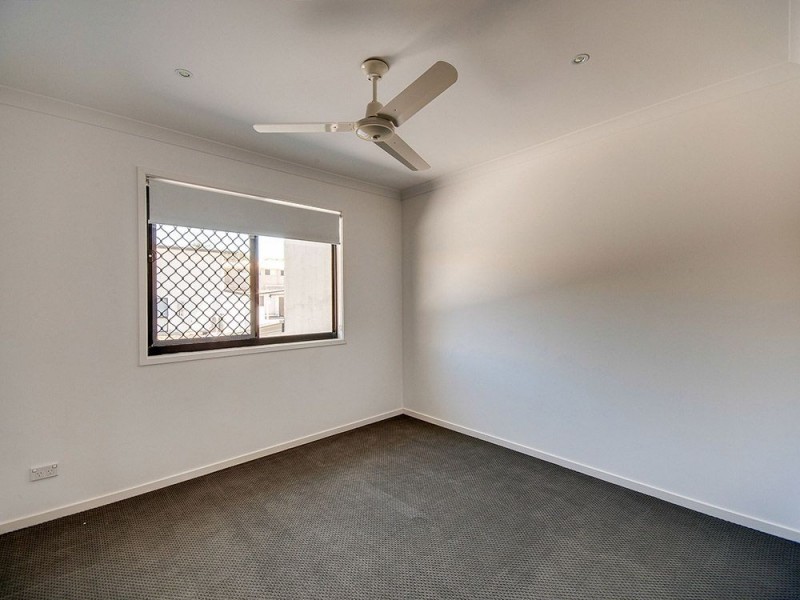 8/1 Slater Avenue, Lawnton QLD 4501