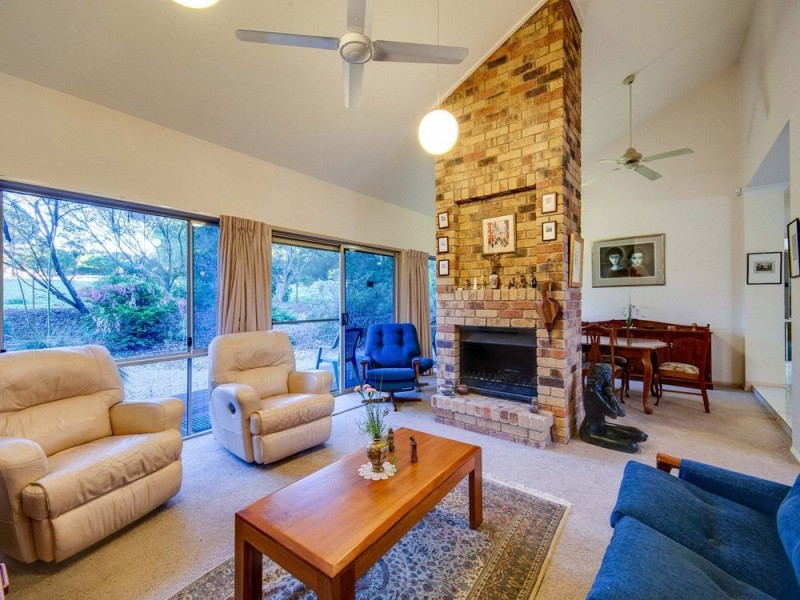 75 Bridgeman Road, Bridgeman Downs QLD 4035