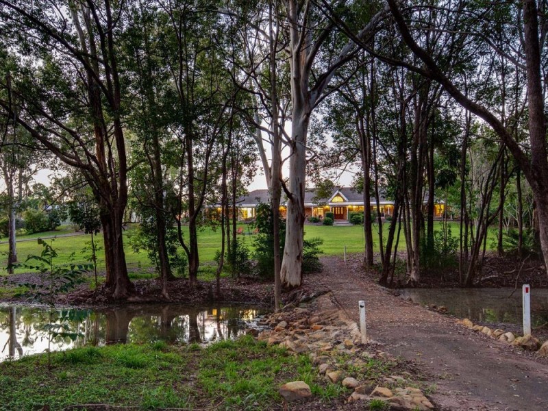 75 Bridgeman Road, Bridgeman Downs QLD 4035