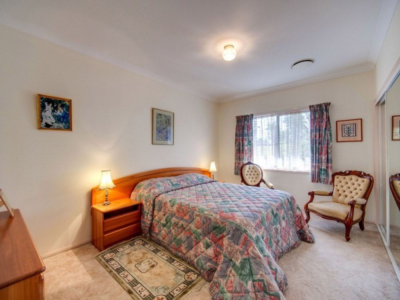 75 Bridgeman Road, Bridgeman Downs QLD 4035