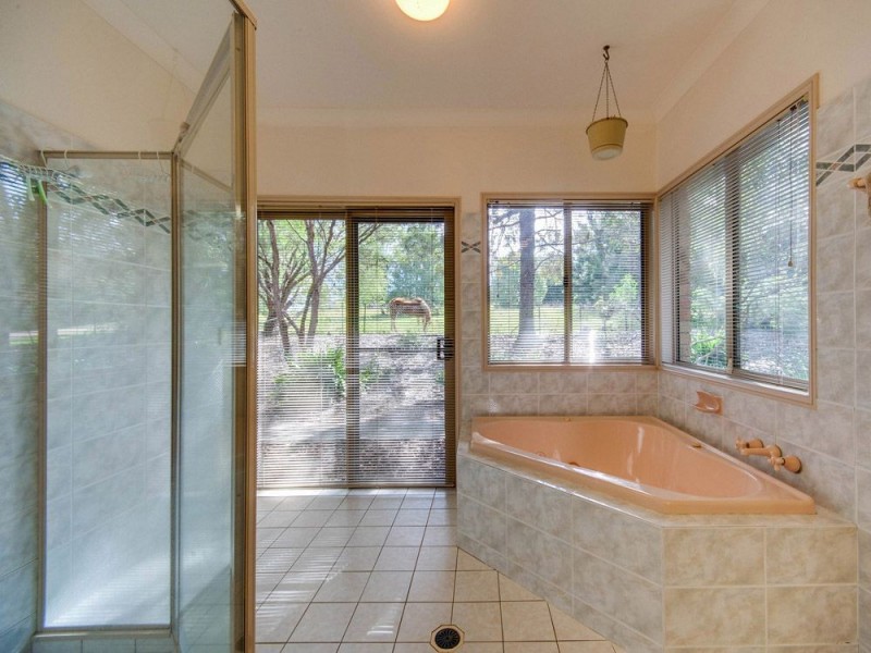 75 Bridgeman Road, Bridgeman Downs QLD 4035