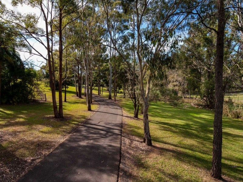 75 Bridgeman Road, Bridgeman Downs QLD 4035