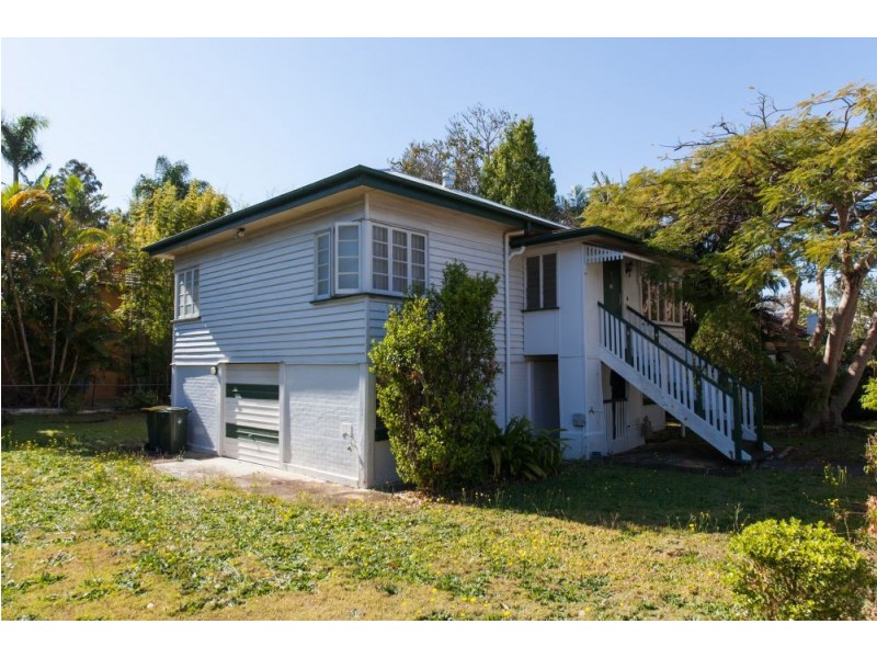 8 Burnley Street, Newmarket QLD 4051