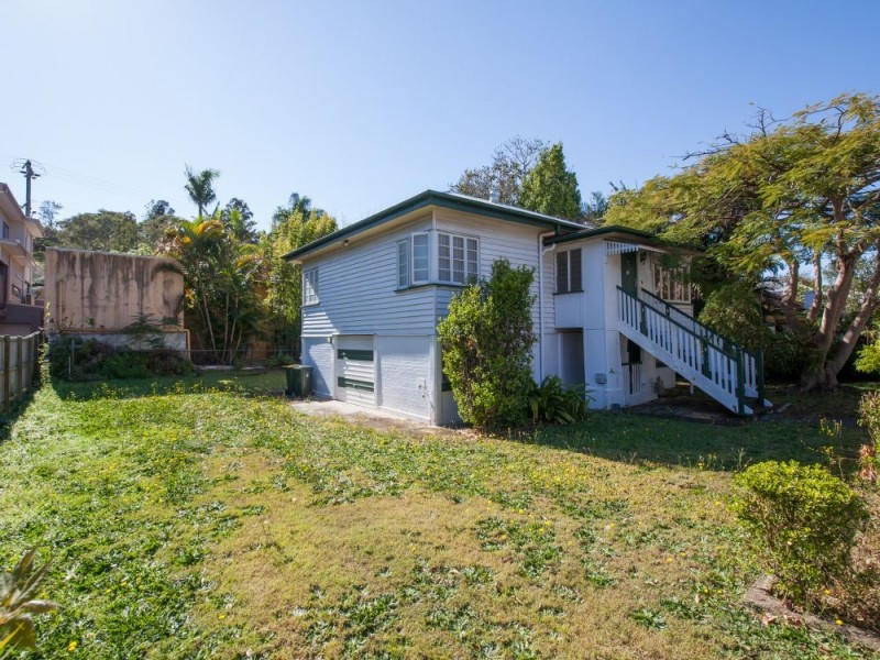 8 Burnley Street, Newmarket QLD 4051