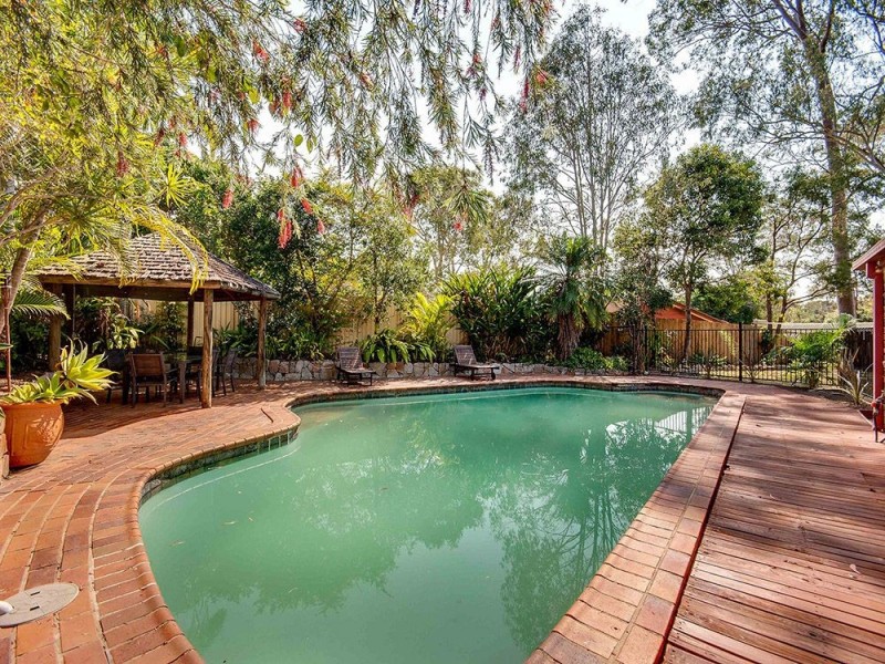 10 St Denis Court, Petrie QLD 4502