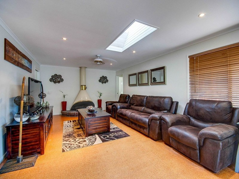 10 St Denis Court, Petrie QLD 4502