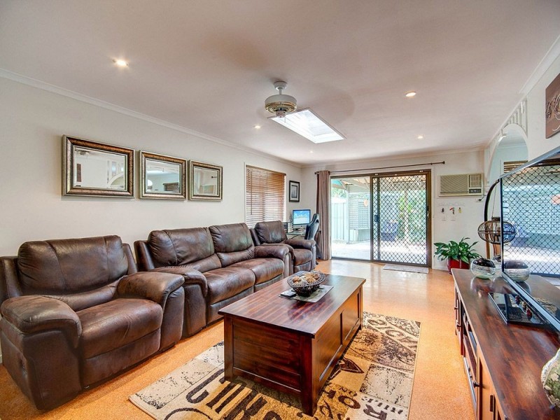 10 St Denis Court, Petrie QLD 4502