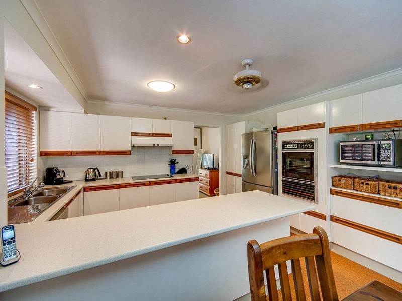 10 St Denis Court, Petrie QLD 4502