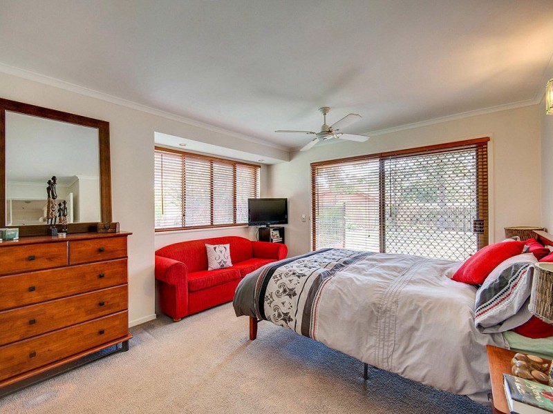 10 St Denis Court, Petrie QLD 4502