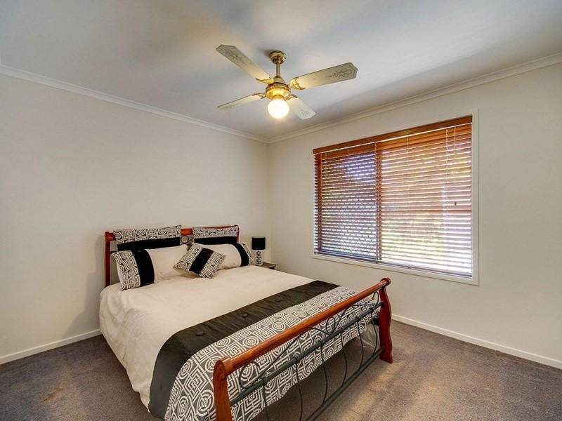 10 St Denis Court, Petrie QLD 4502