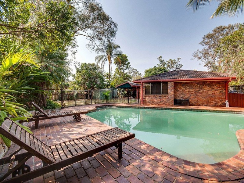 10 St Denis Court, Petrie QLD 4502