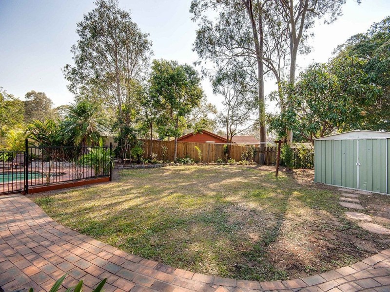 10 St Denis Court, Petrie QLD 4502
