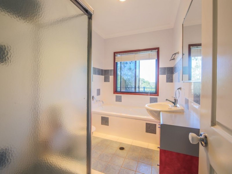 53 Abbott Crescent, Guanaba QLD 4210