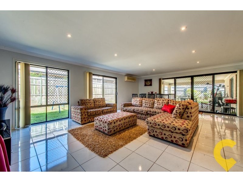 15 Ironbark Place, Heathwood QLD 4110