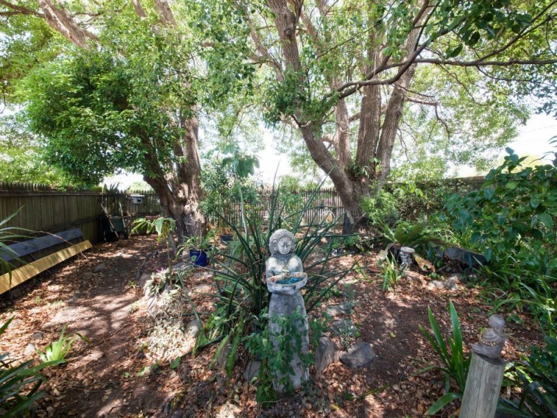 102 Wynnum North Road, Wynnum QLD 4178