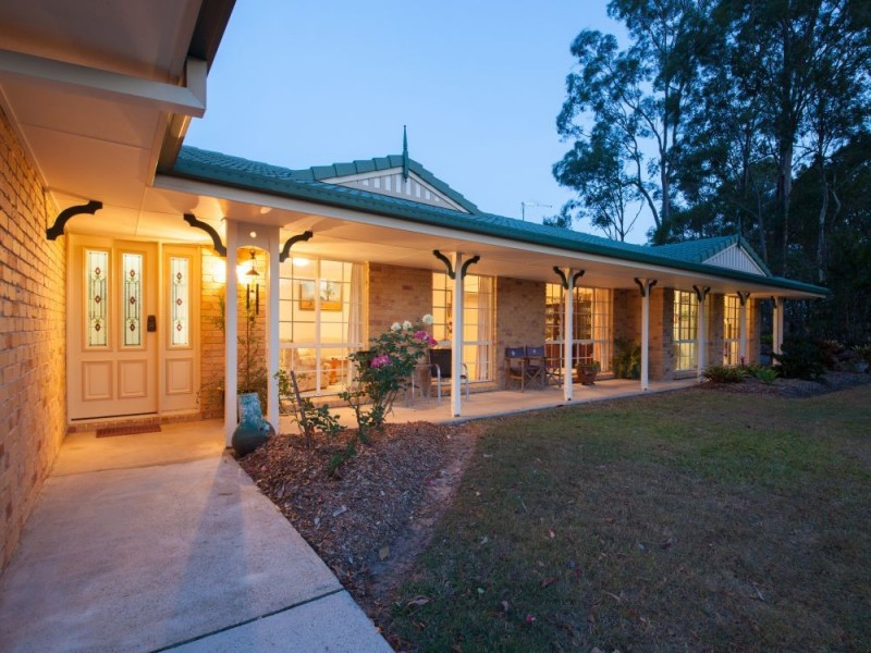 16 Gleneagles Crescent, Albany Creek QLD 4035