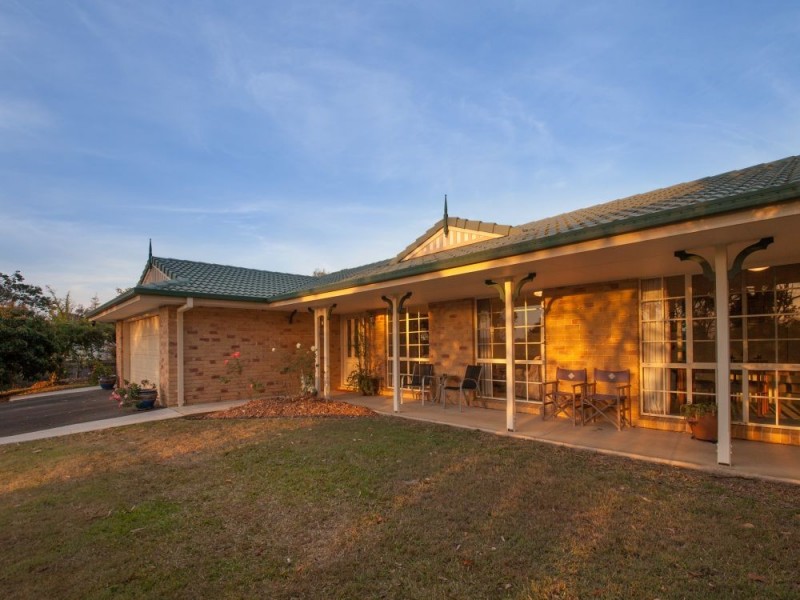 16 Gleneagles Crescent, Albany Creek QLD 4035