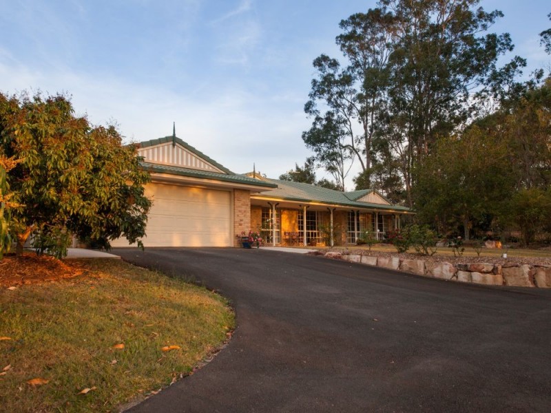 16 Gleneagles Crescent, Albany Creek QLD 4035