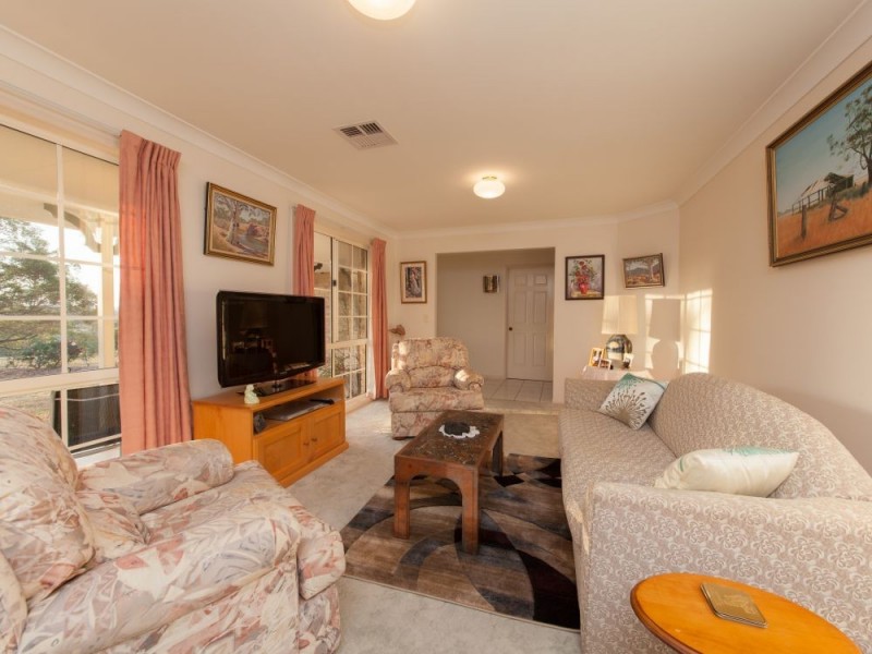 16 Gleneagles Crescent, Albany Creek QLD 4035