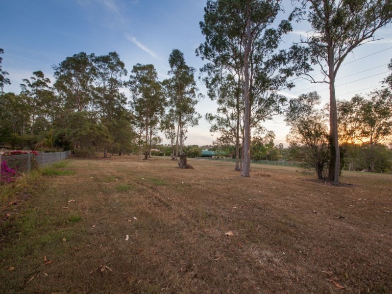 16 Gleneagles Crescent, Albany Creek QLD 4035