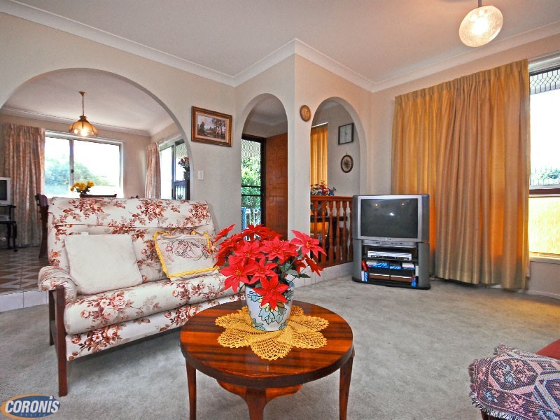 27 Knutsford Street, Chermside West QLD 4032