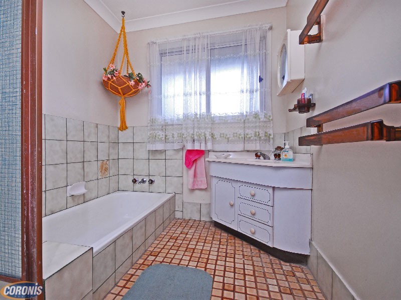 27 Knutsford Street, Chermside West QLD 4032